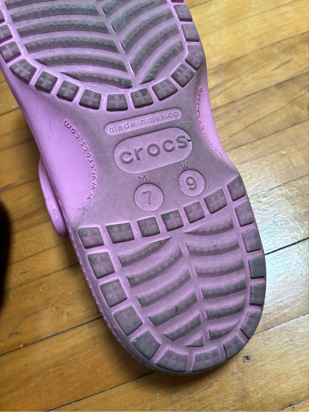 Pink Crocs - W9 - Picture 3 of 4